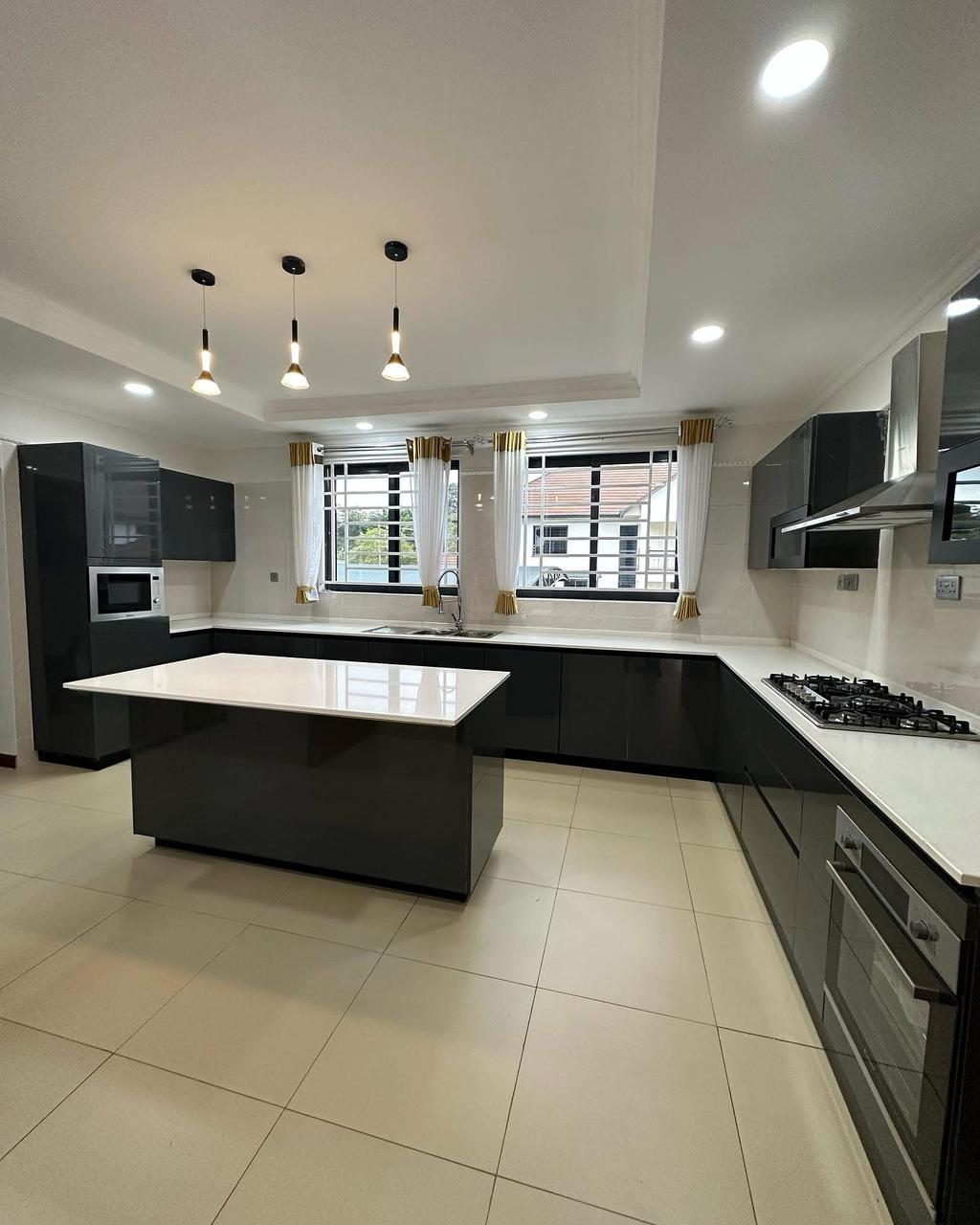4 Bedroom Villa