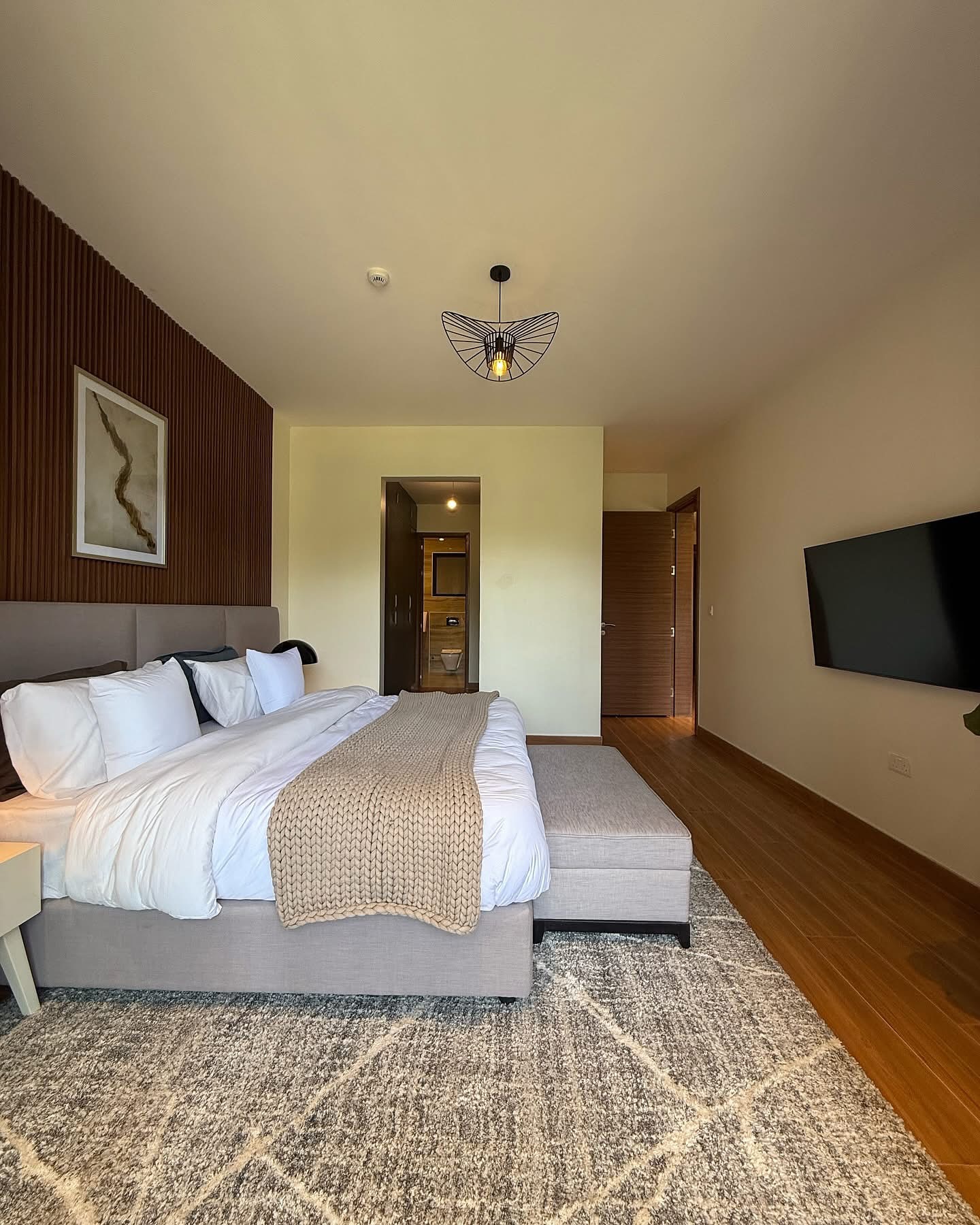 3 Bedroom Apartment plus DSQ