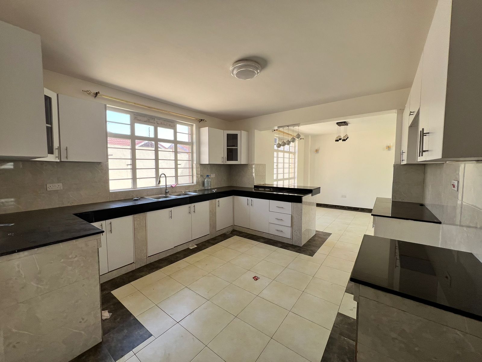 5-Bedroom image 6