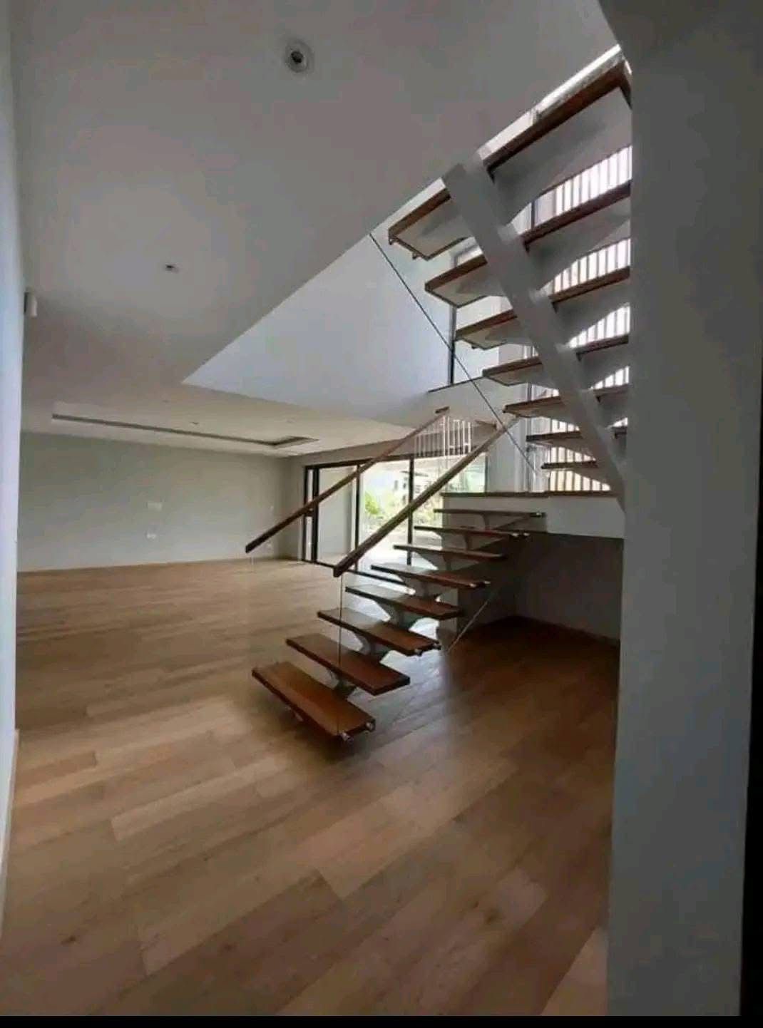 5 Bedroom Villa