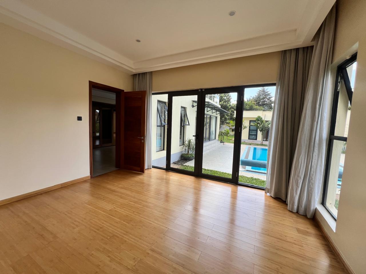 5-Bedroom+DSQ