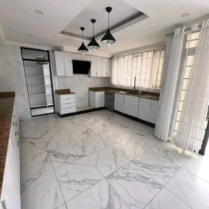 7-Bedroom Townhouse with DSQ for Sale in Karen image 8