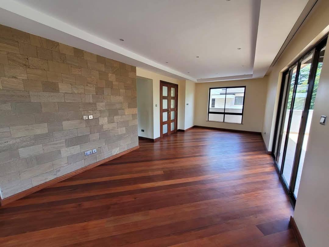 5 Bedroom Plus DSQ image 16