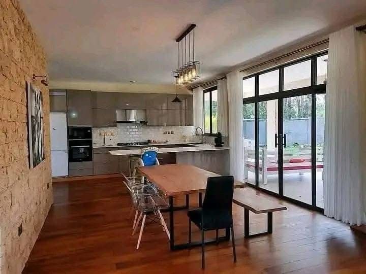 5 Bedroom Townhouse plus DSQ image 6