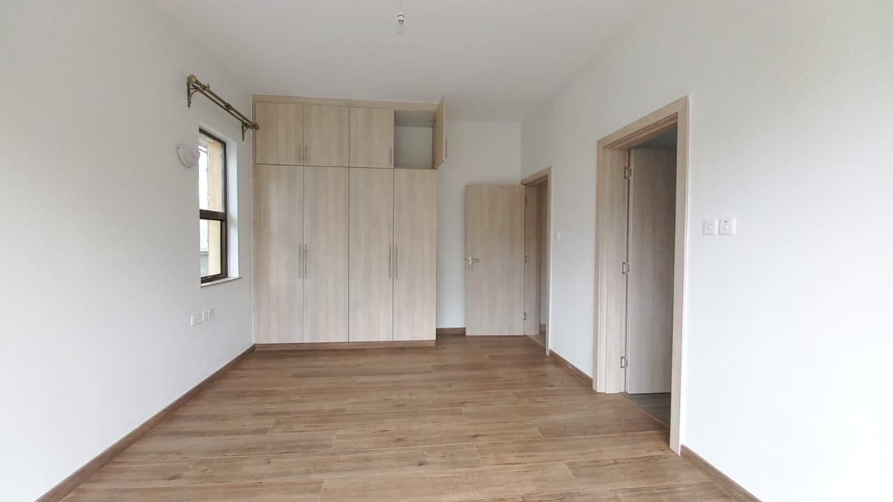 3-Bedroom image 8