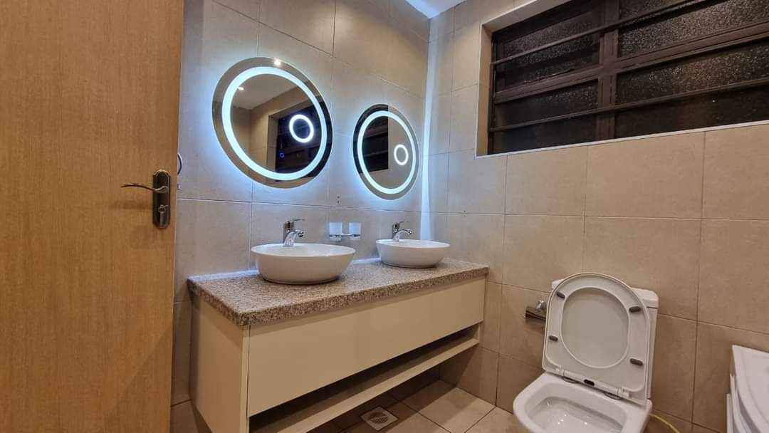 4-Bedroom image 4
