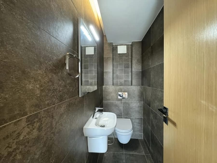 2-Bedroom image 4