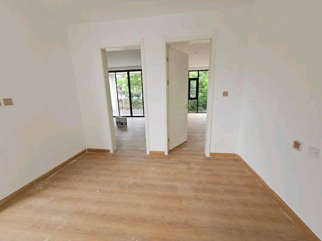 5-Bedroom and DSQ