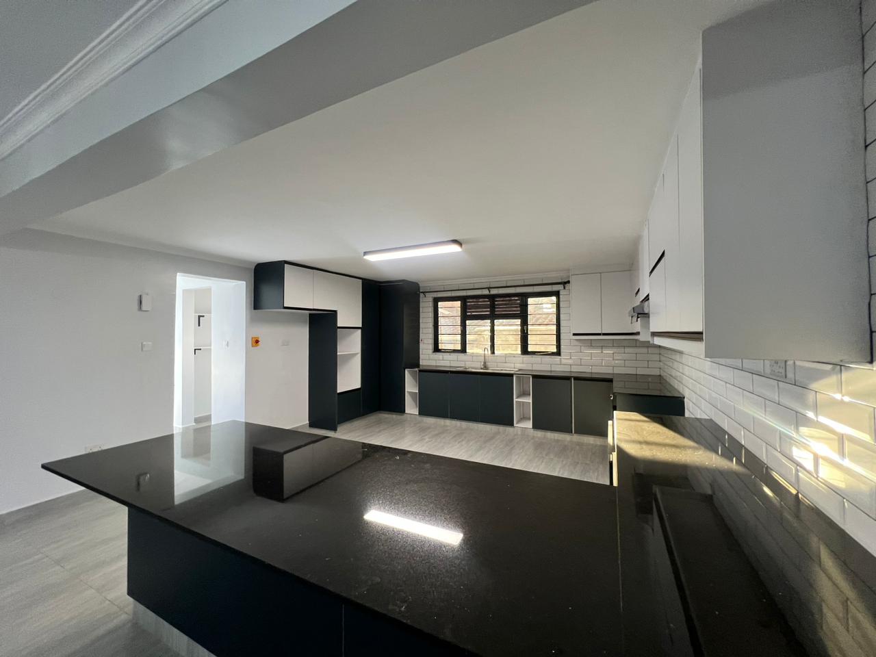 4 Bedroom Villa image 7