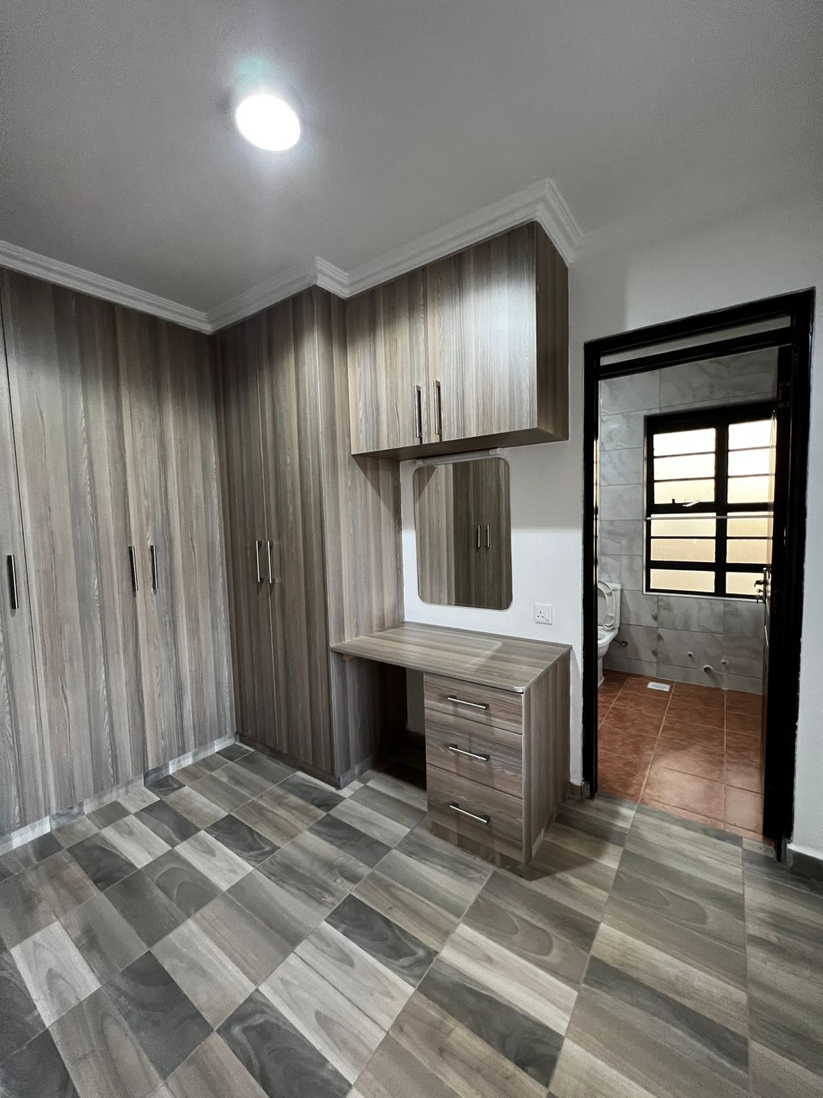 Elegant 4-Bedroom Home with SQ for Rent image 20