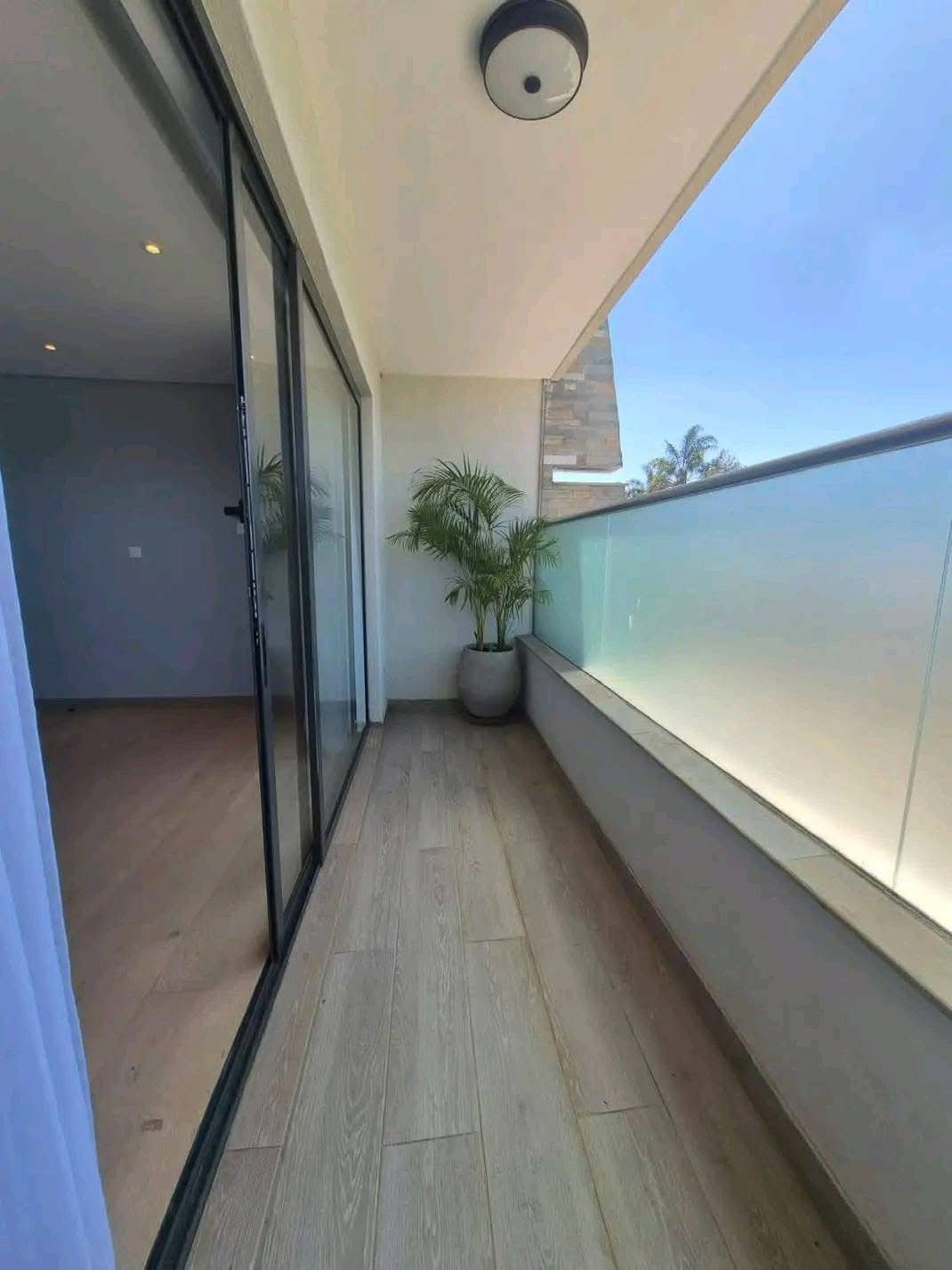 4 Bedroom Water Villa image 5