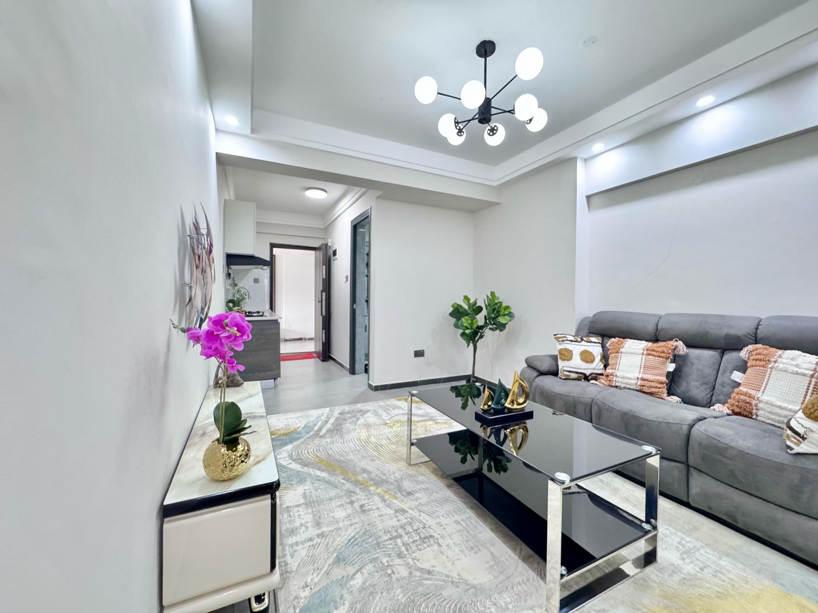 3 Bedroom and DSQ image 3