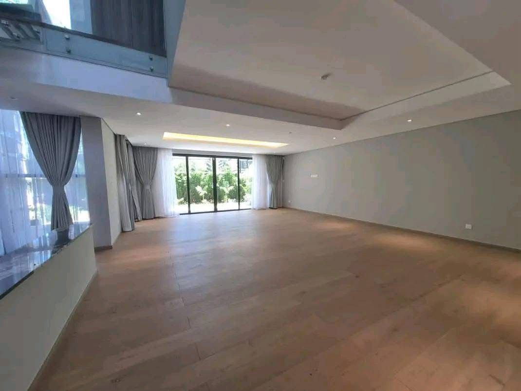4 Bedroom Water Villa image 3