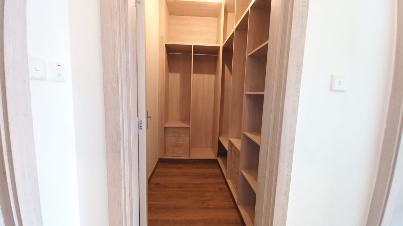 3-Bedroom image 6
