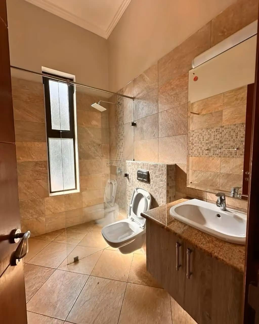 5 Bedroom Villa image 10