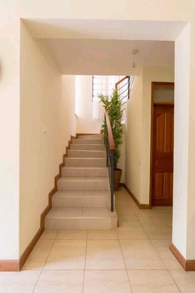 4-Bedroom image 8