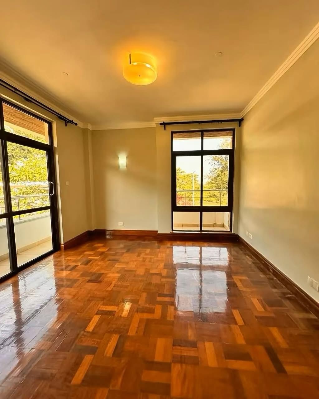 5 Bedroom Villa image 9