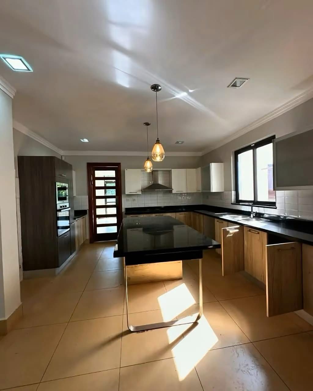5 Bedroom Villa