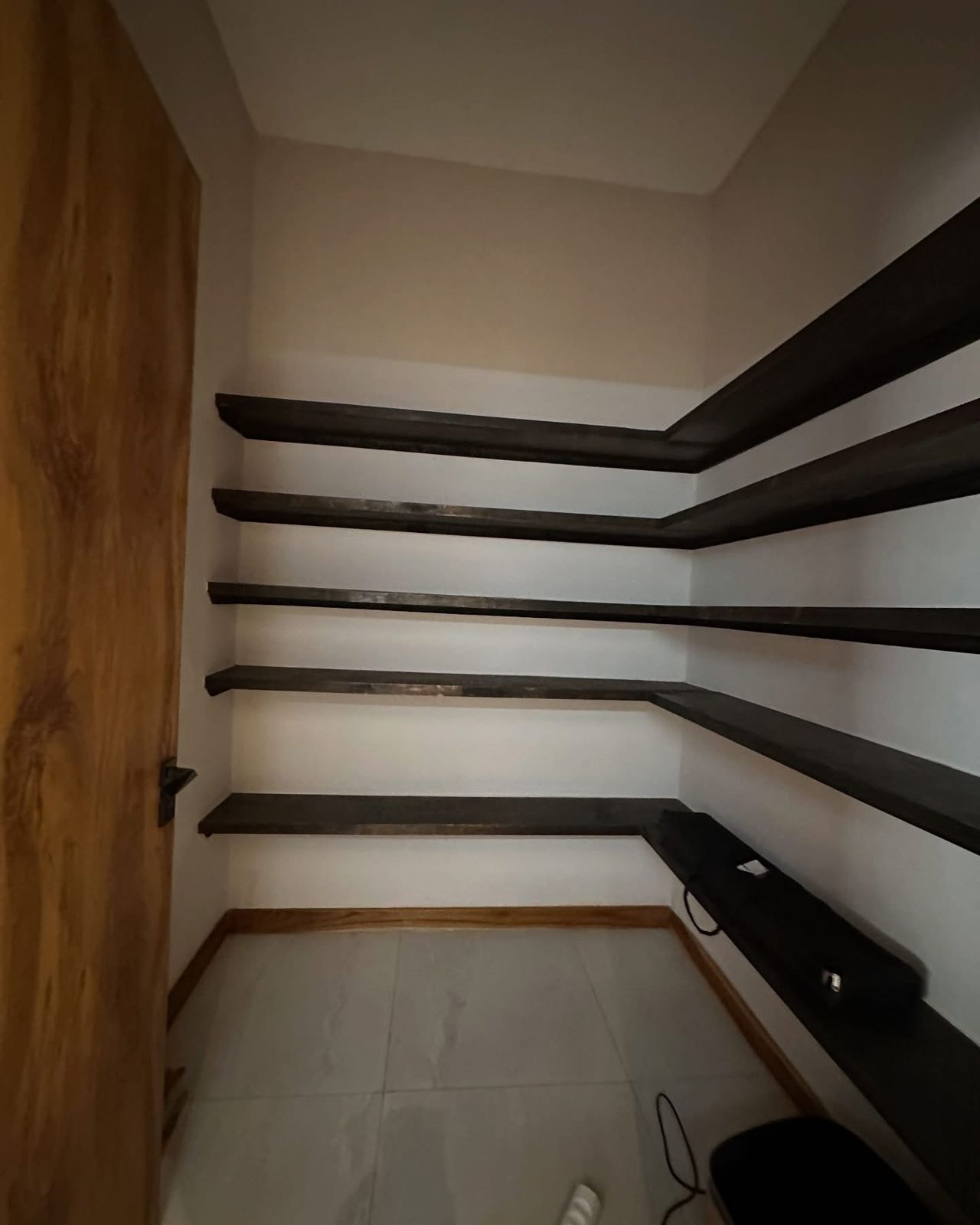 4 Bedroom and Dsq image 17