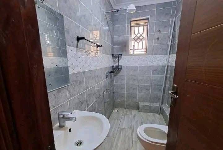 5 Bedroom Villa image 8