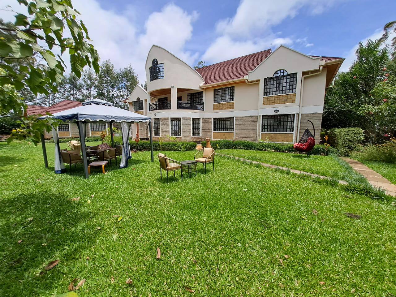 6 Bedroom villa